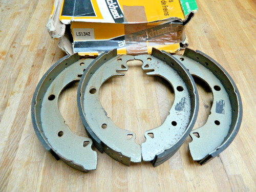 Rear brake shoe set for - rear,