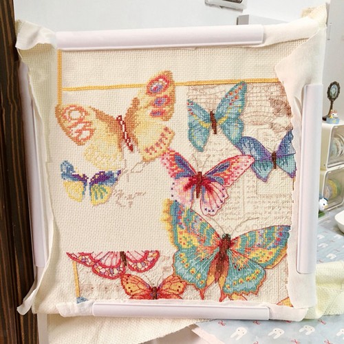 Square embroidery clip frame - square,