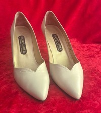 ROLAND CARTIER CREAM LEATHER COURT SHOES Size 3.5