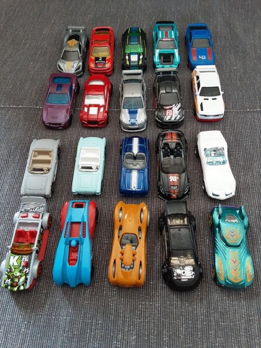 Hot wheels x20 various - hot, cars