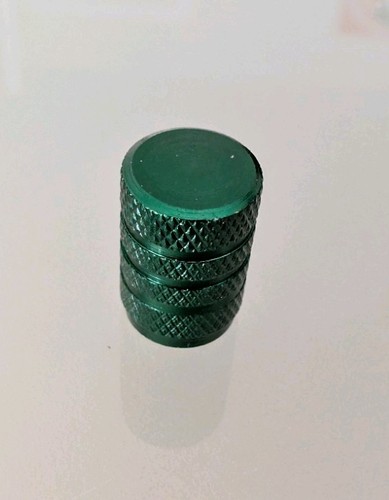 Magnetic quick fill - dust, cap