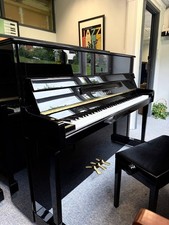 Yamaha P116 Upright Piano in Polished Ebony (Black Gloss) - Inc Stool & Wty, Can