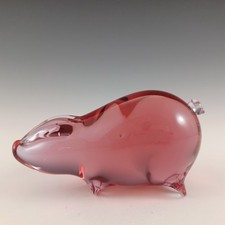 Wedgwood Lilac / Pink Glass Pig Paperweight Sculpture SG439