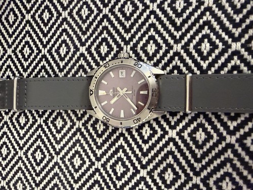 Orient mako 40mm - purple, dial