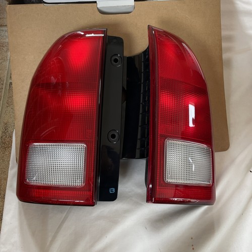 Suzuki grand vitara rear light - grand,