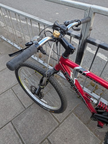 Mountain bike sacarcen ikon - bike,