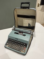 Olivetti Lettera 32 Vintage Blue Typewriter with Carry Case and Manual, Working