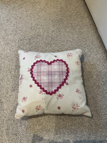 Pretty laura ashley - laura,