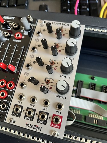 Intellijel quad vca eurorack - intellijel,