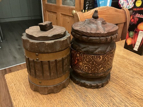 Vintage tobacco jar - x,