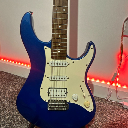 Yamaha pacifica blue solid - pacifica,