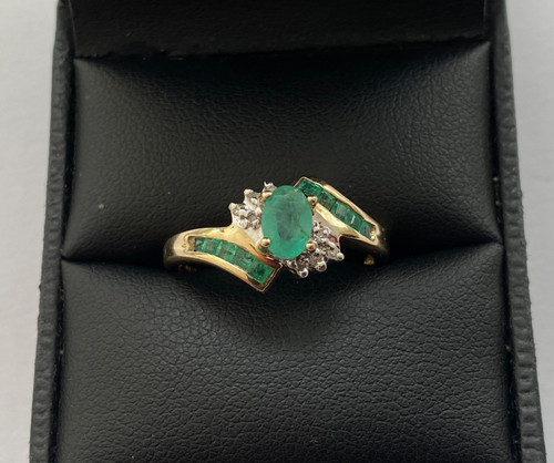 9ct gold emerald - 9ct,