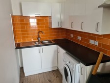 10x Magnet Kitchen cabinets hardly used white gloss - Soft Close