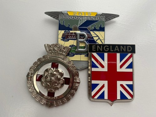Vintage bentley grill - grill, badge