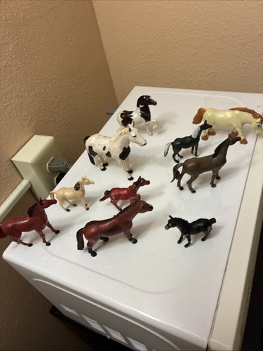 Toy plastic horses lot - horses, 10