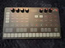 IK Multimedia Uno Synth