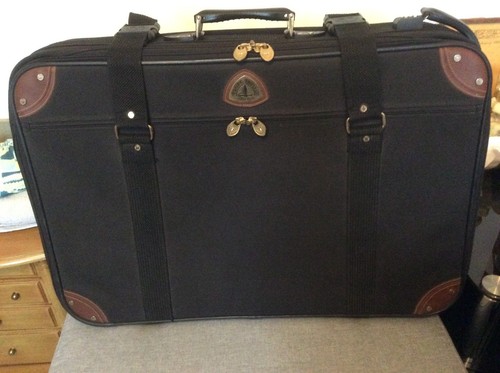Official globetrotter suitcase - globetrotter,