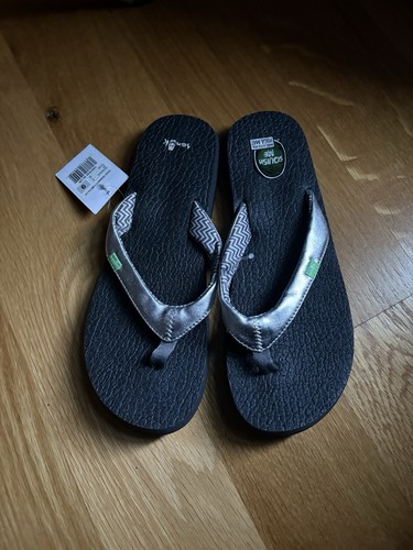 Brand new sanuk - brand,