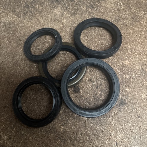 Pair front hub oil - pair,