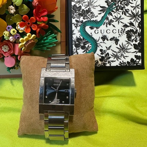 Gucci 7700m black quartz - gucci,