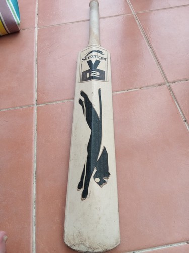 Slazenger v12 panther cricket - v12,