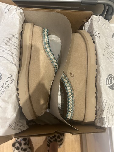 Brand new ugg - tasman, chestnut