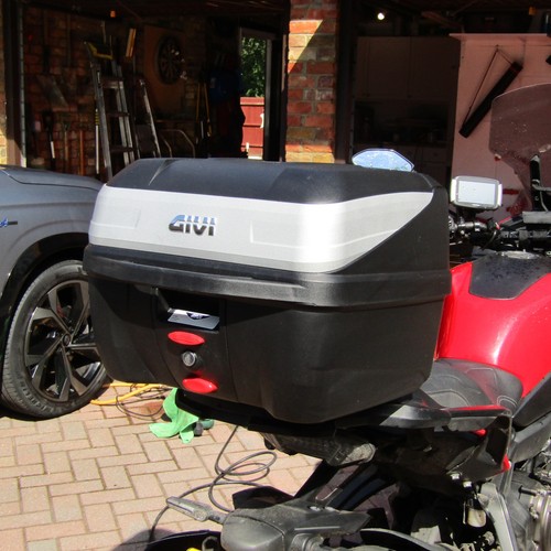 Givi bold litre top box - givi,