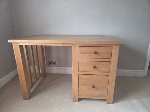 Solid wooden oak - desk, with