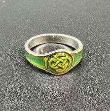 Vintage Celtic Knot Claddagh