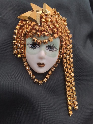 Flapper girl showgirl gold - showgirl,