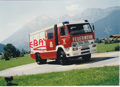 Colour photo of - x, 5"