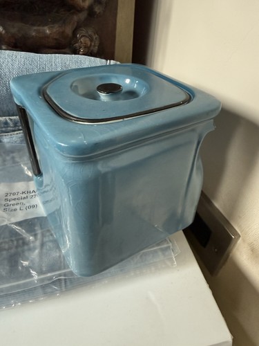 Wedgwood art deco blue cube - art,