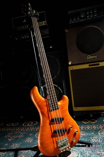 Vestax bossaxe acter - bossaxe, vi