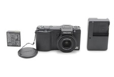 【MINT-】Ricoh GX200 12.1 MP Compact Digital Camera Black