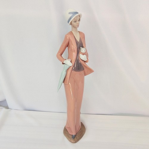 Lladro nao autumn stroll lady - autumn,