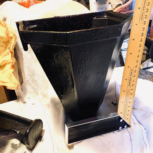 Rainwater gutter hopper - , head