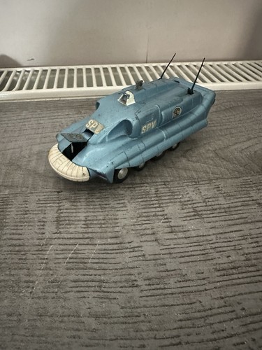 Dinky 104 captain scarlet spv - captain,