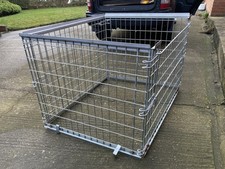 Palletower retention cage