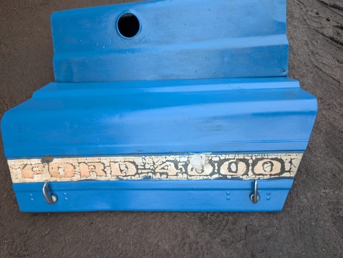 Ford 4000 tractor - tractor, bonnet.