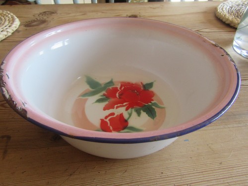 Vintage enamelware mixing bowl - mixing,