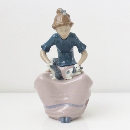 Nao figurine lladro - by,