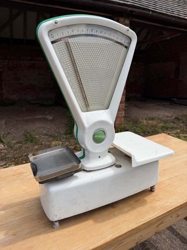 Large vintage avery scales - large,