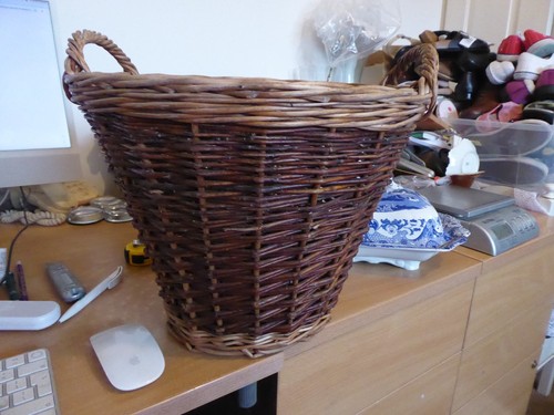 Wicker basket log - ,