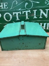 *TrUe ViNtAgE GaRRiSoN GrEEn MeTaL ShOeShiNe BoX & ShOe BrUsH~ReTrO HoMe*