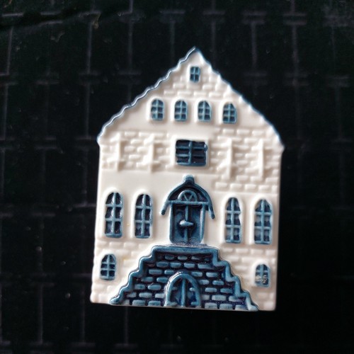 Klm delft house number - number, 4