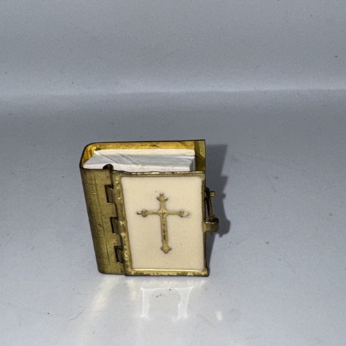 Tiny white enamel - white, gold