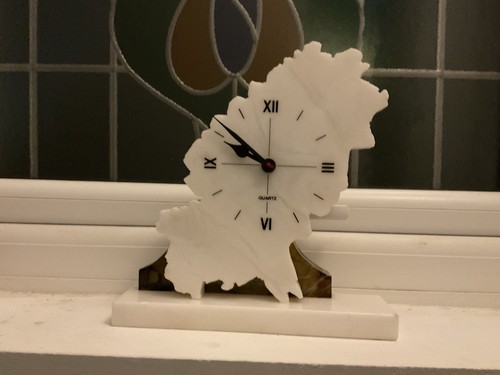 Vintage onyx mental clock.of