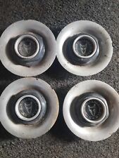 wolfrace centre caps x 4 