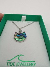 Cats head silhouette Paua