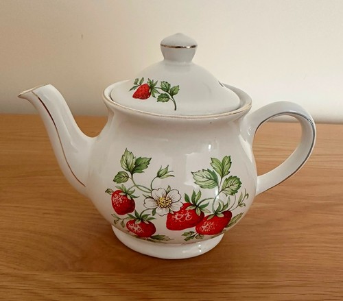 Vintage sadler strawberry - vintage, "strawberry"